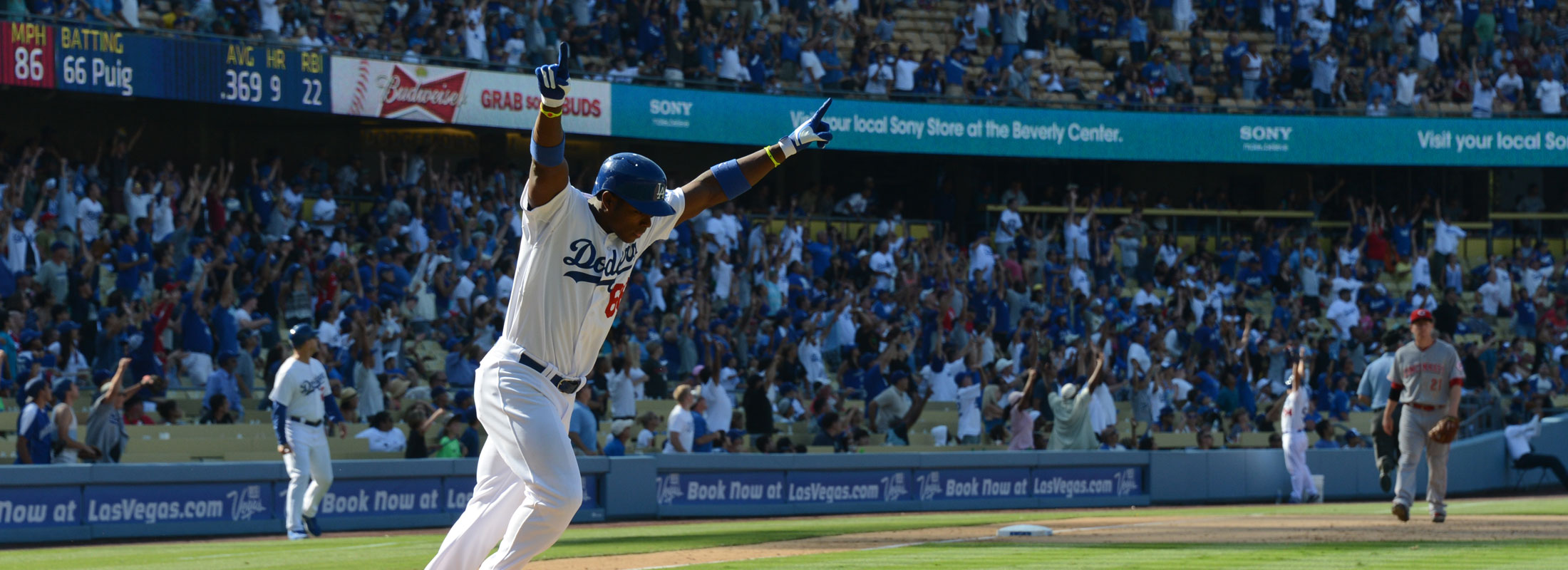 Yasiel Puig Home Run Dodgers Stadium